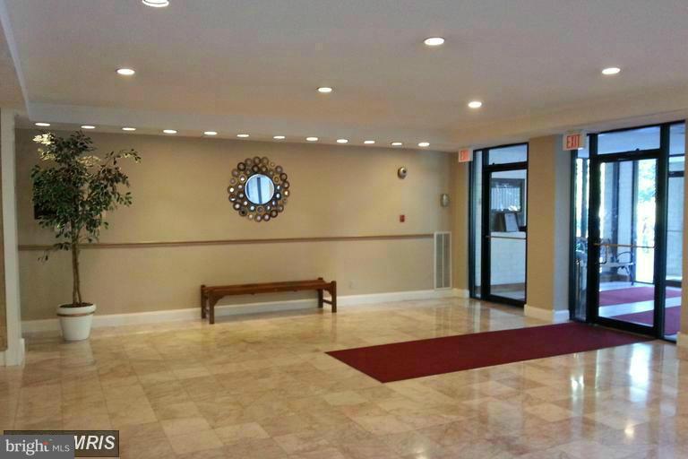 3100 MANCHESTER ST #423, FALLS CHURCH, Virginia 22044, 1 Bedroom Bedrooms, ,1 BathroomBathrooms,Residential,For sale,3100 MANCHESTER ST #423,VAFX2240284 MLS # VAFX2240284