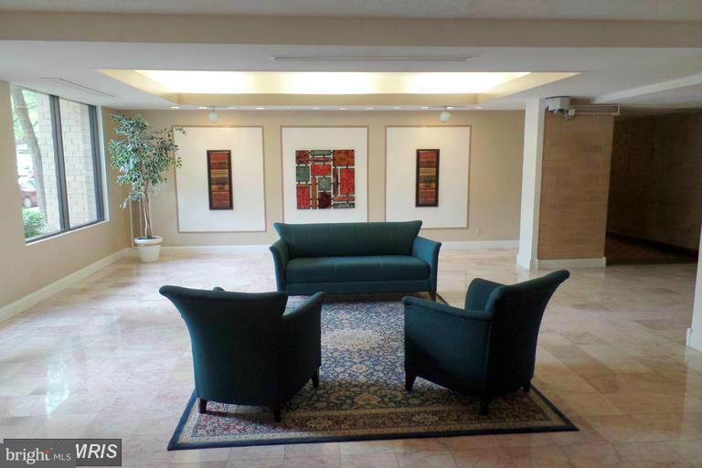 3100 MANCHESTER ST #423, FALLS CHURCH, Virginia 22044, 1 Bedroom Bedrooms, ,1 BathroomBathrooms,Residential,For sale,3100 MANCHESTER ST #423,VAFX2240284 MLS # VAFX2240284
