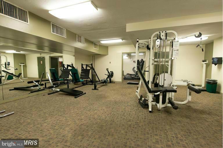 3100 MANCHESTER ST #423, FALLS CHURCH, Virginia 22044, 1 Bedroom Bedrooms, ,1 BathroomBathrooms,Residential,For sale,3100 MANCHESTER ST #423,VAFX2240284 MLS # VAFX2240284