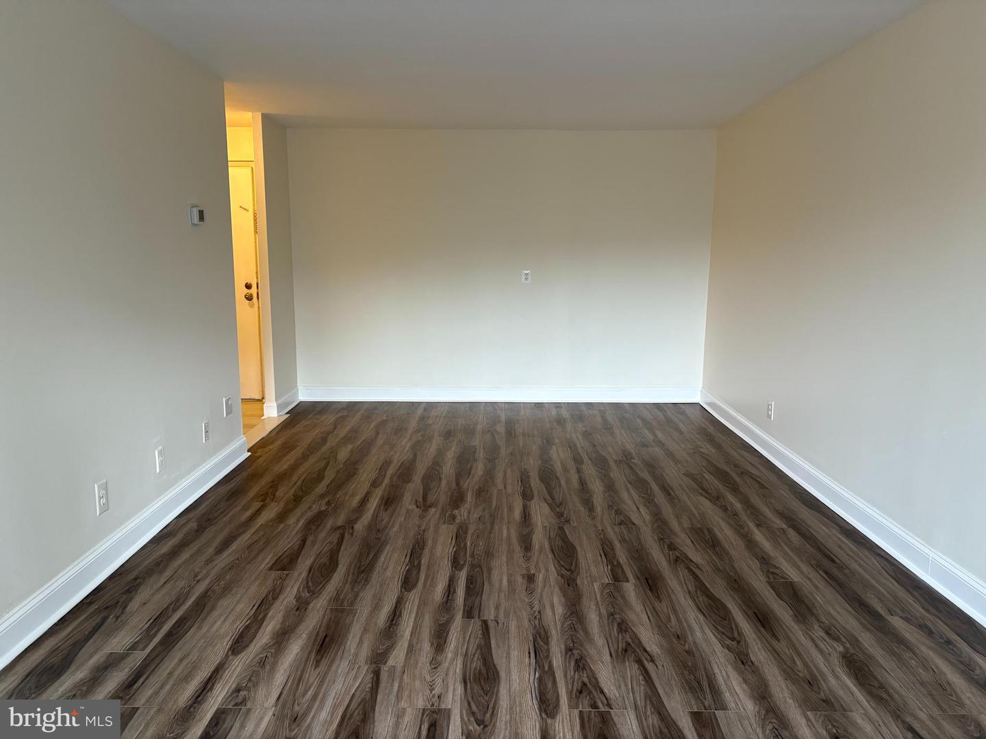 3100 MANCHESTER ST #423, FALLS CHURCH, Virginia 22044, 1 Bedroom Bedrooms, ,1 BathroomBathrooms,Residential,For sale,3100 MANCHESTER ST #423,VAFX2240284 MLS # VAFX2240284