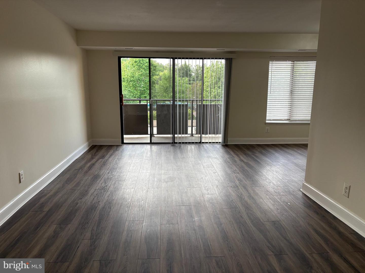 3100 MANCHESTER ST #423, FALLS CHURCH, Virginia 22044, 1 Bedroom Bedrooms, ,1 BathroomBathrooms,Residential,For sale,3100 MANCHESTER ST #423,VAFX2240284 MLS # VAFX2240284
