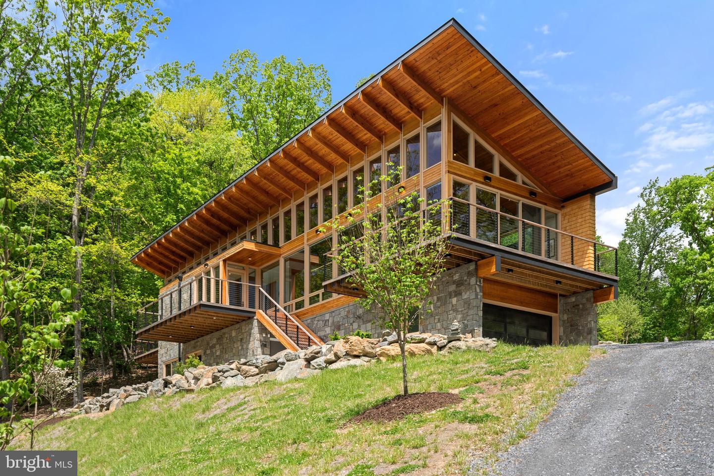 559 BESSIE BELL MOUNTAIN RD, CASTLETON, Virginia 22716, 3 Bedrooms Bedrooms, ,2 BathroomsBathrooms,Residential,For sale,559 BESSIE BELL MOUNTAIN RD,VARP2002080 MLS # VARP2002080