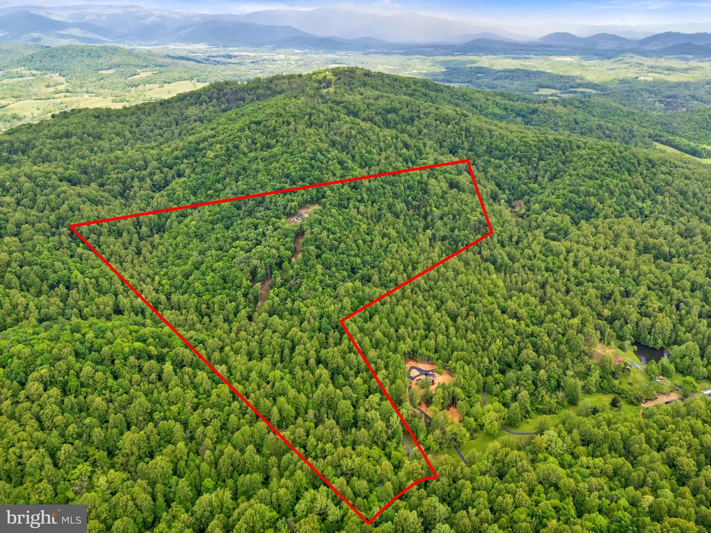559 BESSIE BELL MOUNTAIN RD, CASTLETON, Virginia 22716, 3 Bedrooms Bedrooms, ,2 BathroomsBathrooms,Residential,For sale,559 BESSIE BELL MOUNTAIN RD,VARP2002080 MLS # VARP2002080