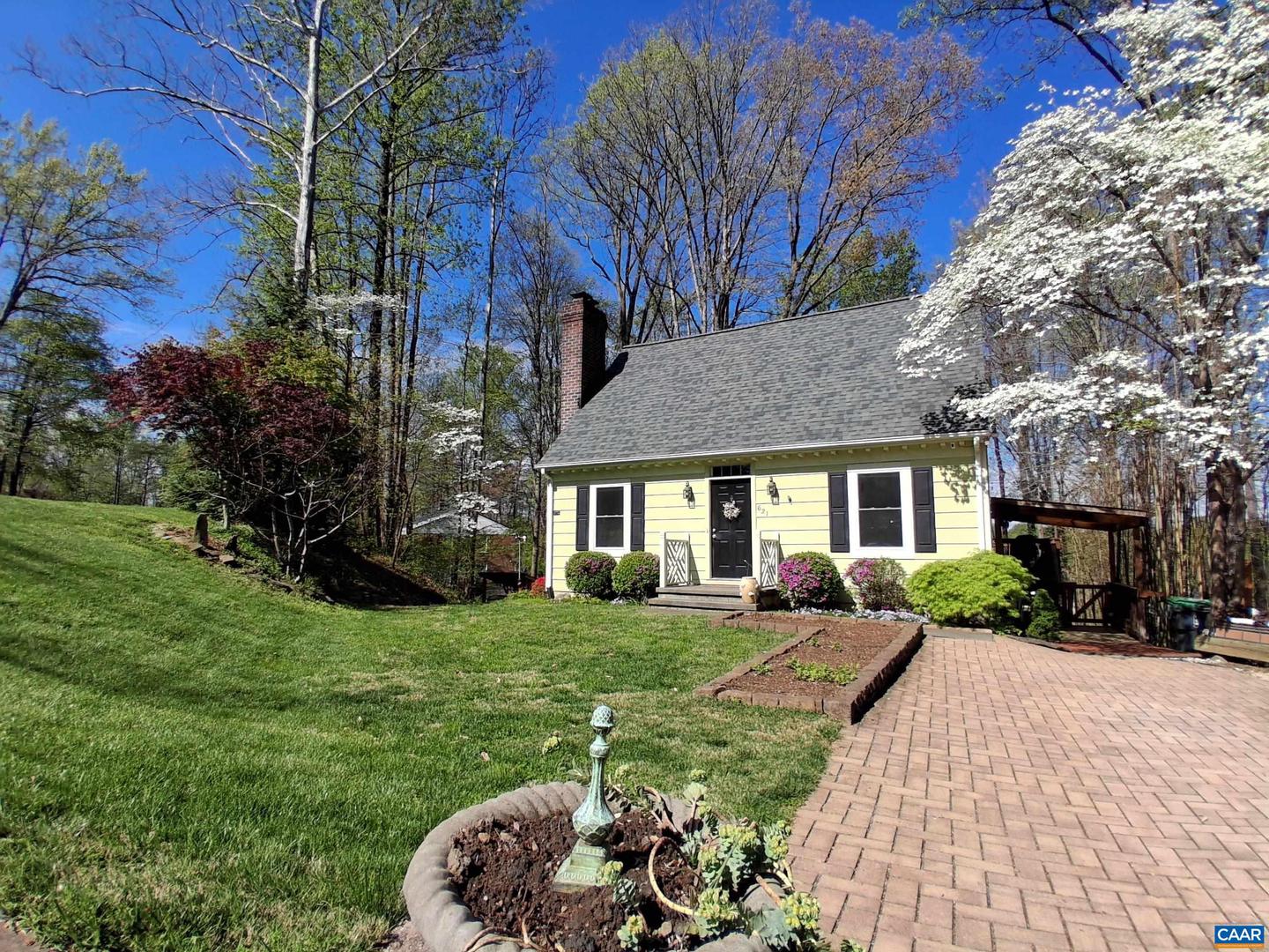 621 HARRIS RD, CHARLOTTESVILLE, Virginia 22902, 4 Bedrooms Bedrooms, ,4 BathroomsBathrooms,Residential,For sale,621 HARRIS RD,664329 MLS # 664329