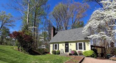 621 HARRIS RD, CHARLOTTESVILLE, Virginia 22902, 4 Bedrooms Bedrooms, ,4 BathroomsBathrooms,Residential,For sale,621 HARRIS RD,664329 MLS # 664329