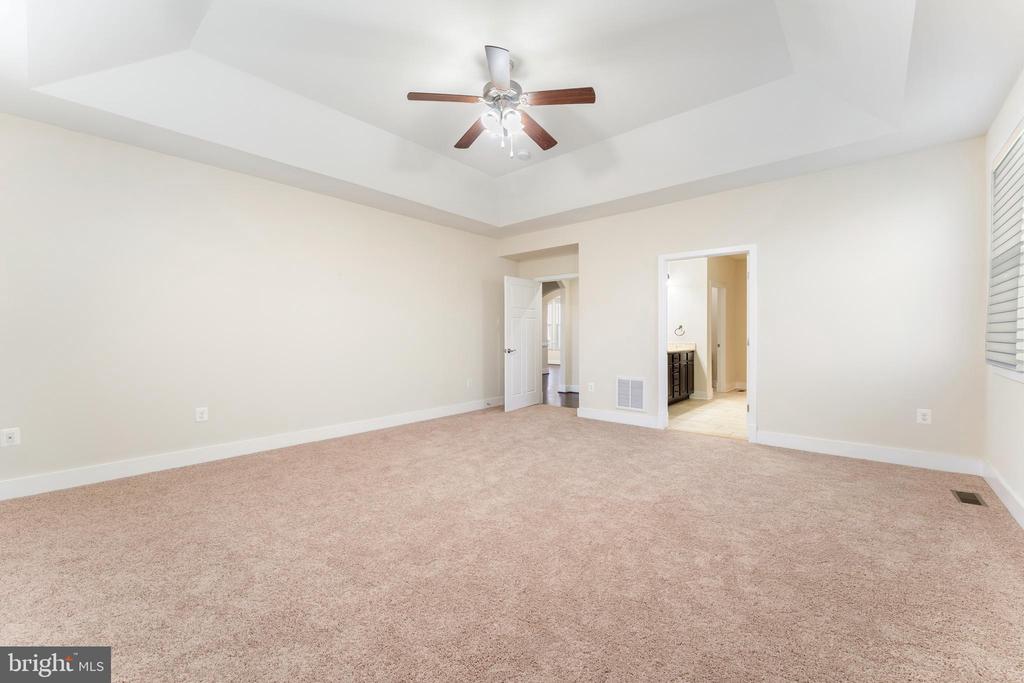 11423 BLUFFS RDG, SPOTSYLVANIA, Virginia 22551, 5 Bedrooms Bedrooms, ,4 BathroomsBathrooms,Residential,11423 BLUFFS RDG,VASP2031732 MLS # VASP2031732