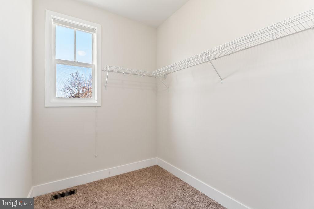 11423 BLUFFS RDG, SPOTSYLVANIA, Virginia 22551, 5 Bedrooms Bedrooms, ,4 BathroomsBathrooms,Residential,11423 BLUFFS RDG,VASP2031732 MLS # VASP2031732