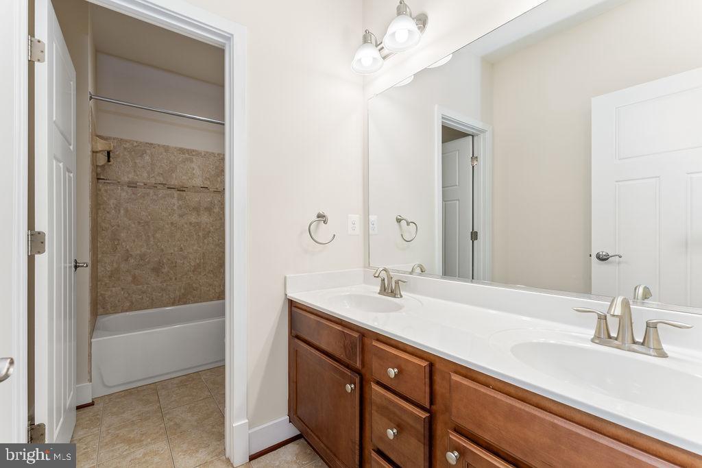 11423 BLUFFS RDG, SPOTSYLVANIA, Virginia 22551, 5 Bedrooms Bedrooms, ,4 BathroomsBathrooms,Residential,11423 BLUFFS RDG,VASP2031732 MLS # VASP2031732