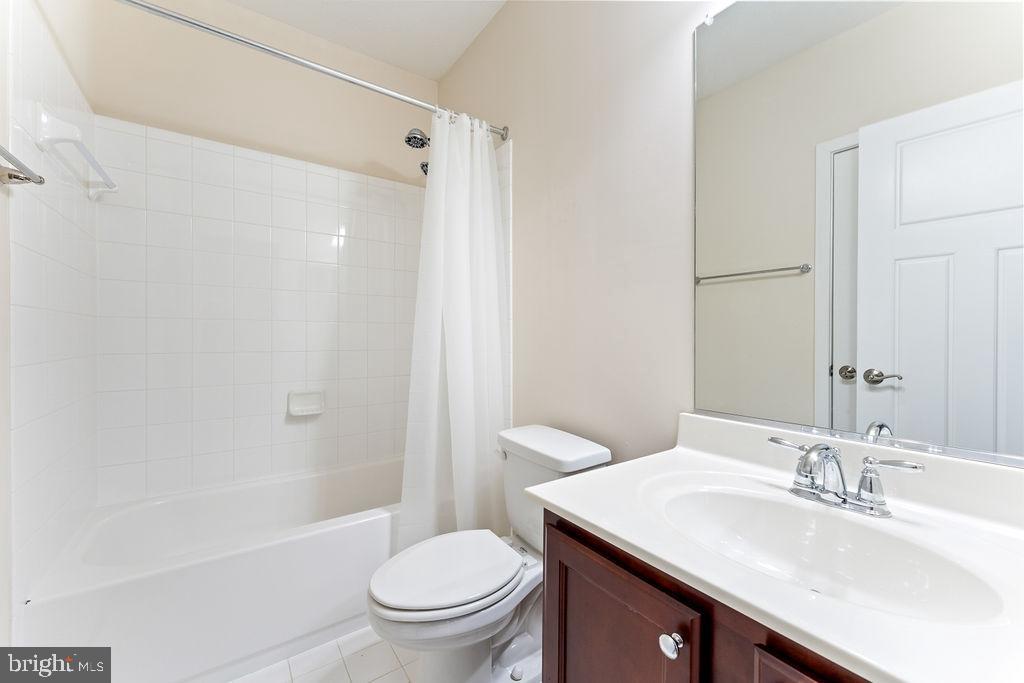 11423 BLUFFS RDG, SPOTSYLVANIA, Virginia 22551, 5 Bedrooms Bedrooms, ,4 BathroomsBathrooms,Residential,11423 BLUFFS RDG,VASP2031732 MLS # VASP2031732