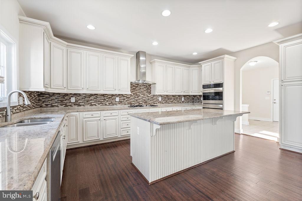 11423 BLUFFS RDG, SPOTSYLVANIA, Virginia 22551, 5 Bedrooms Bedrooms, ,4 BathroomsBathrooms,Residential,11423 BLUFFS RDG,VASP2031732 MLS # VASP2031732