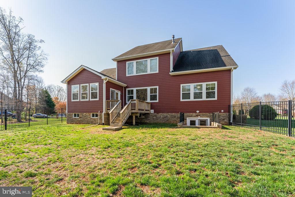 11423 BLUFFS RDG, SPOTSYLVANIA, Virginia 22551, 5 Bedrooms Bedrooms, ,4 BathroomsBathrooms,Residential,11423 BLUFFS RDG,VASP2031732 MLS # VASP2031732
