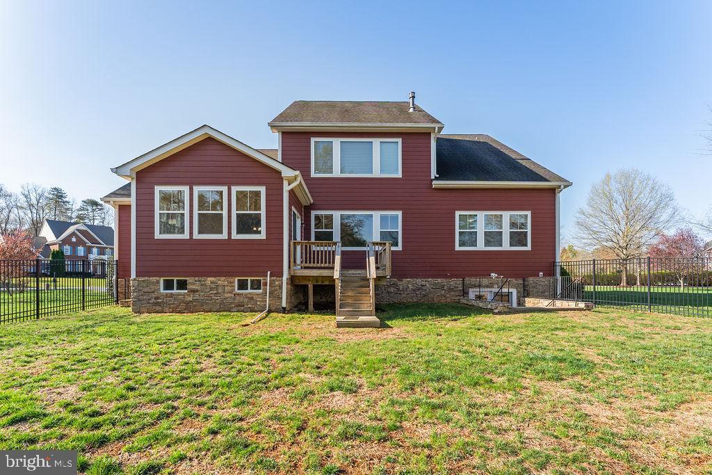 11423 BLUFFS RDG, SPOTSYLVANIA, Virginia 22551, 5 Bedrooms Bedrooms, ,4 BathroomsBathrooms,Residential,11423 BLUFFS RDG,VASP2031732 MLS # VASP2031732