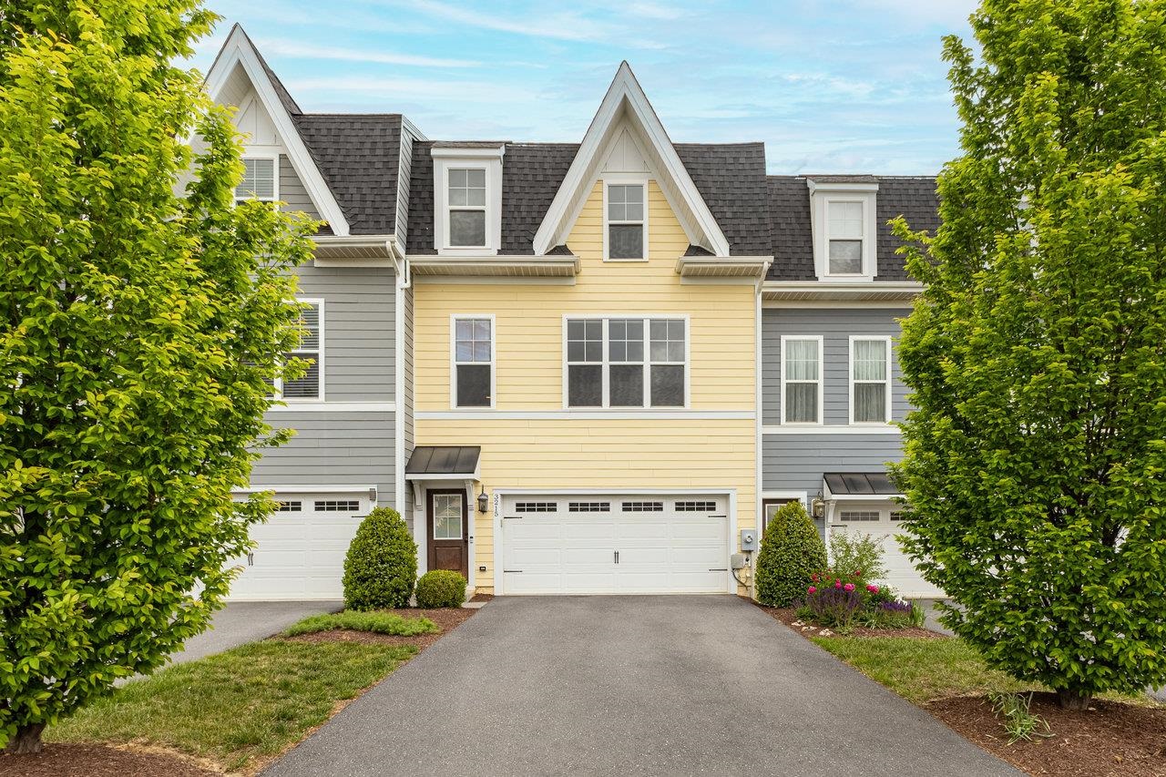 3215 CHARLESTON BLVD, ROCKINGHAM, Virginia 22801, 3 Bedrooms Bedrooms, ,2 BathroomsBathrooms,Residential,3215 CHARLESTON BLVD,664418 MLS # 664418