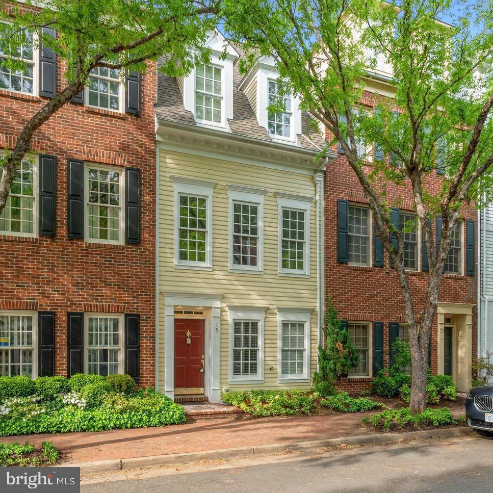 15 FRANKLIN ST, ALEXANDRIA, Virginia 22314, 2 Bedrooms Bedrooms, ,2 BathroomsBathrooms,Residential,For sale,15 FRANKLIN ST,VAAX2044060 MLS # VAAX2044060