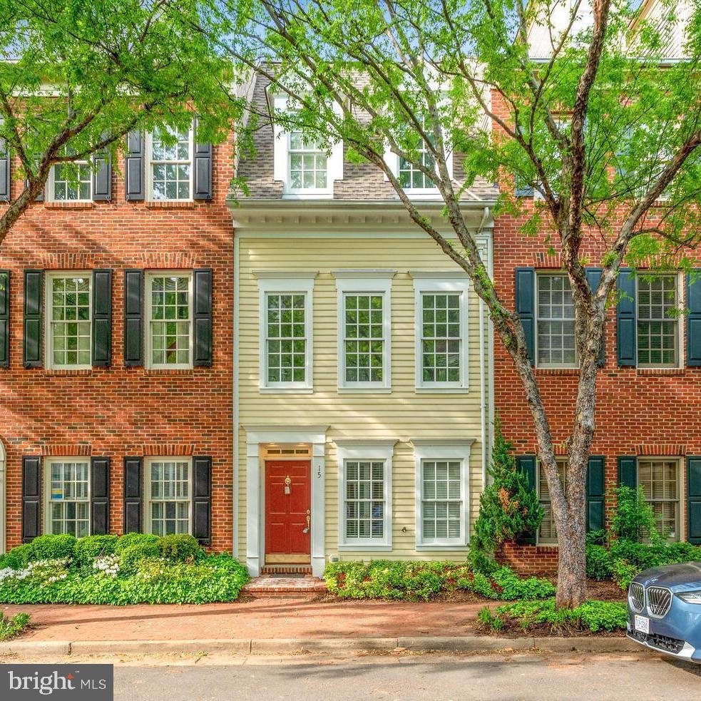 15 FRANKLIN ST, ALEXANDRIA, Virginia 22314, 2 Bedrooms Bedrooms, ,2 BathroomsBathrooms,Residential,For sale,15 FRANKLIN ST,VAAX2044060 MLS # VAAX2044060