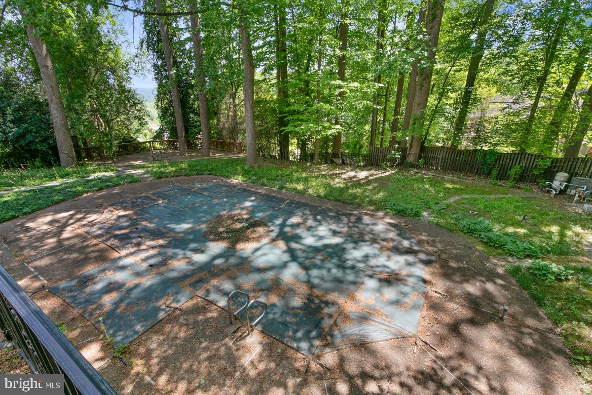 613 RIVERCREST DR, MCLEAN, Virginia 22101, 6 Bedrooms Bedrooms, ,6 BathroomsBathrooms,Residential,For sale,613 RIVERCREST DR,VAFX2235930 MLS # VAFX2235930