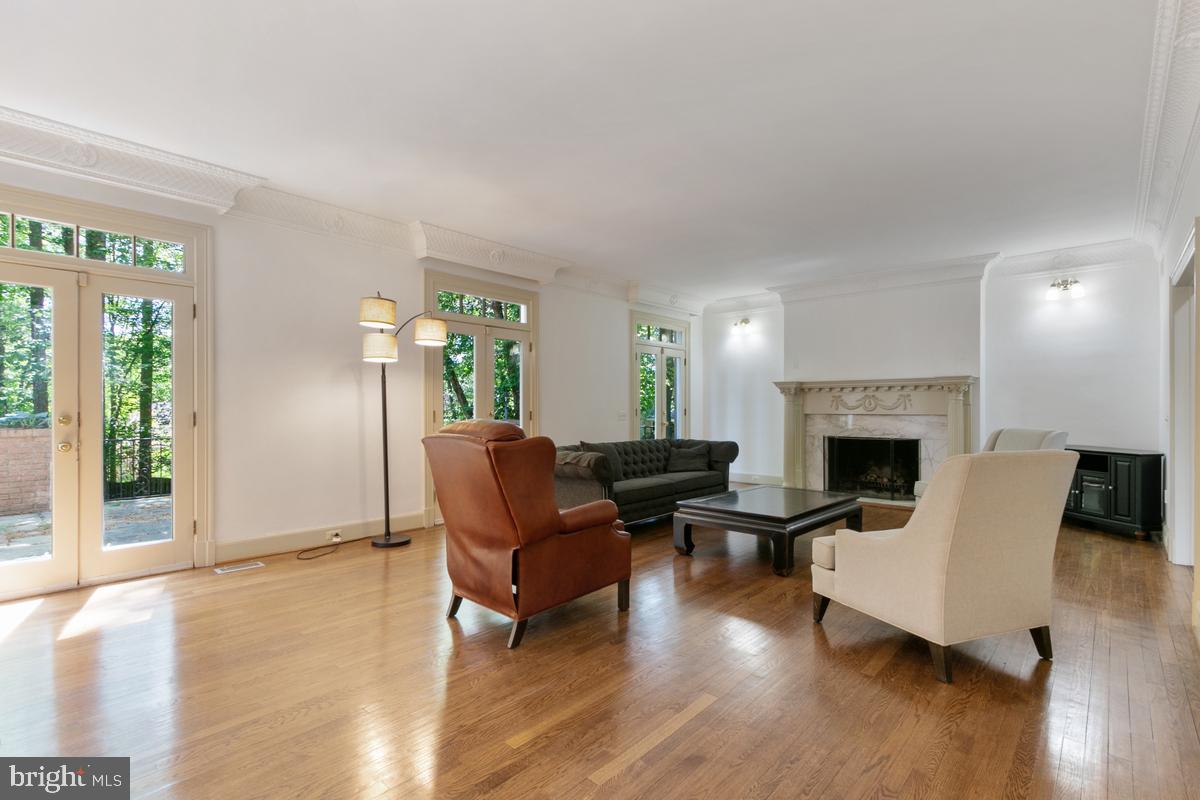 613 RIVERCREST DR, MCLEAN, Virginia 22101, 6 Bedrooms Bedrooms, ,6 BathroomsBathrooms,Residential,For sale,613 RIVERCREST DR,VAFX2235930 MLS # VAFX2235930