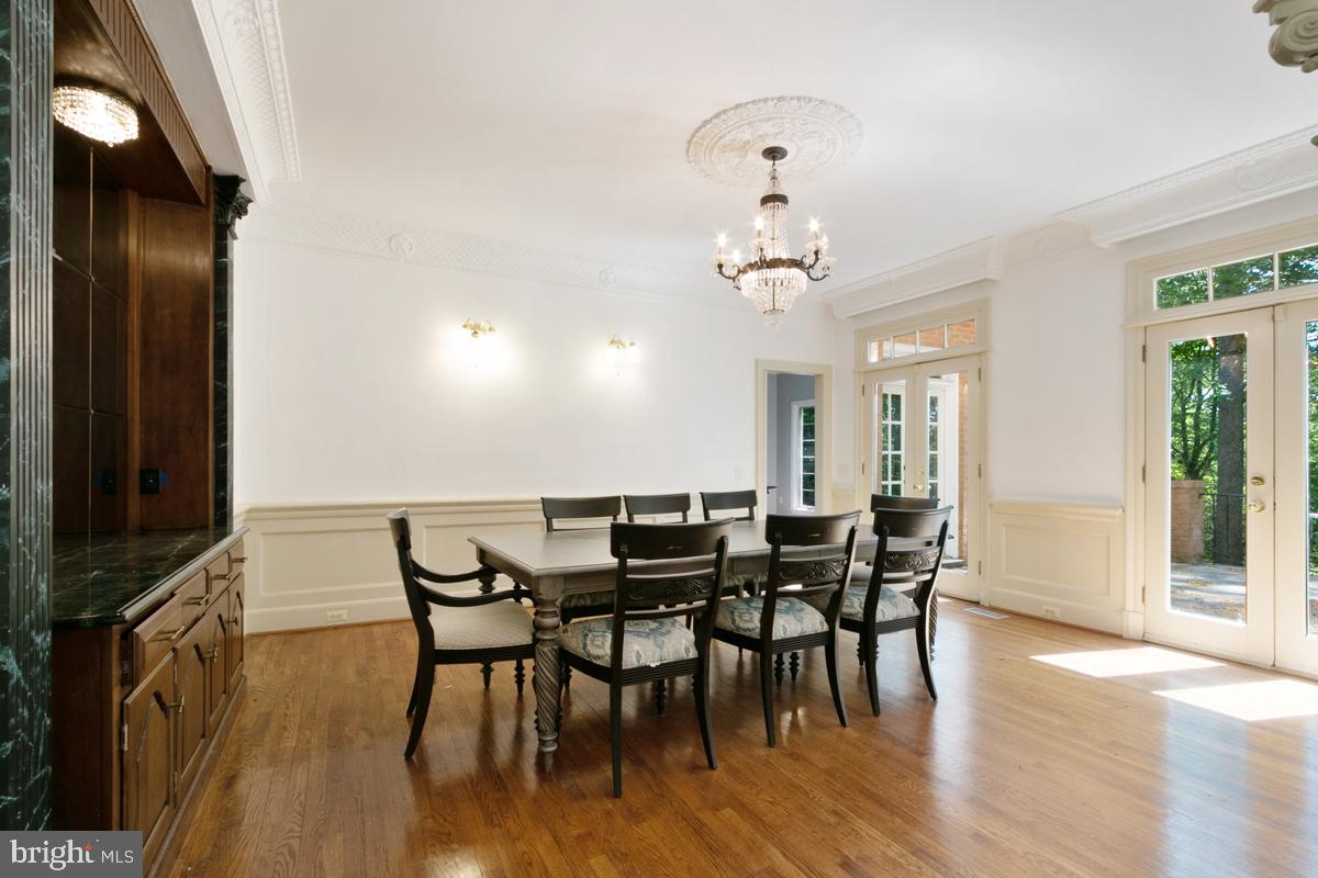 613 RIVERCREST DR, MCLEAN, Virginia 22101, 6 Bedrooms Bedrooms, ,6 BathroomsBathrooms,Residential,For sale,613 RIVERCREST DR,VAFX2235930 MLS # VAFX2235930