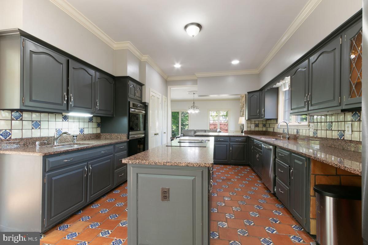 613 RIVERCREST DR, MCLEAN, Virginia 22101, 6 Bedrooms Bedrooms, ,6 BathroomsBathrooms,Residential,For sale,613 RIVERCREST DR,VAFX2235930 MLS # VAFX2235930