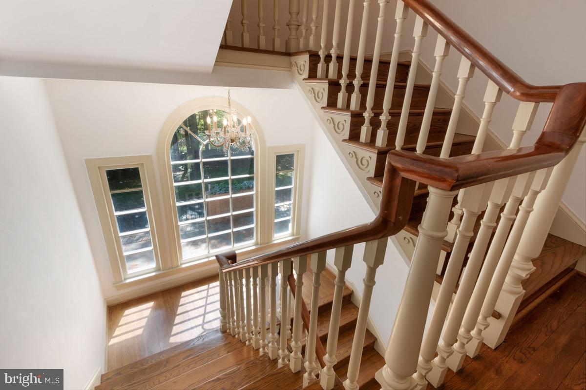 613 RIVERCREST DR, MCLEAN, Virginia 22101, 6 Bedrooms Bedrooms, ,6 BathroomsBathrooms,Residential,For sale,613 RIVERCREST DR,VAFX2235930 MLS # VAFX2235930