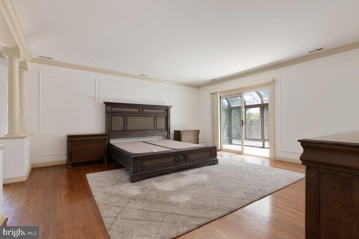 613 RIVERCREST DR, MCLEAN, Virginia 22101, 6 Bedrooms Bedrooms, ,6 BathroomsBathrooms,Residential,For sale,613 RIVERCREST DR,VAFX2235930 MLS # VAFX2235930