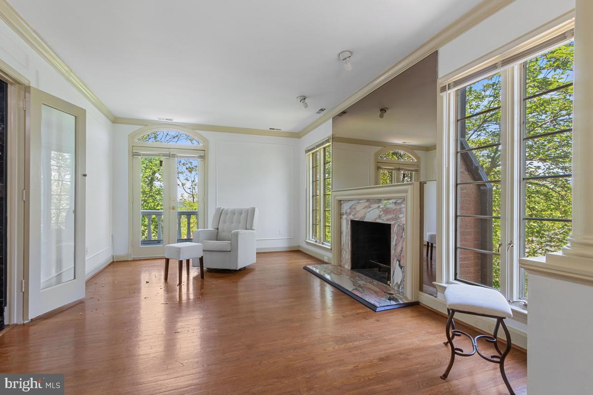 613 RIVERCREST DR, MCLEAN, Virginia 22101, 6 Bedrooms Bedrooms, ,6 BathroomsBathrooms,Residential,For sale,613 RIVERCREST DR,VAFX2235930 MLS # VAFX2235930