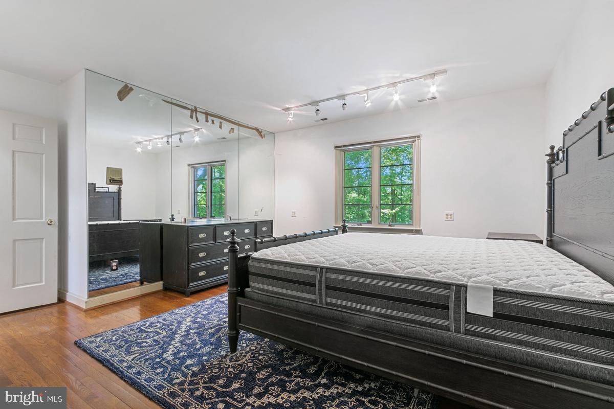 613 RIVERCREST DR, MCLEAN, Virginia 22101, 6 Bedrooms Bedrooms, ,6 BathroomsBathrooms,Residential,For sale,613 RIVERCREST DR,VAFX2235930 MLS # VAFX2235930