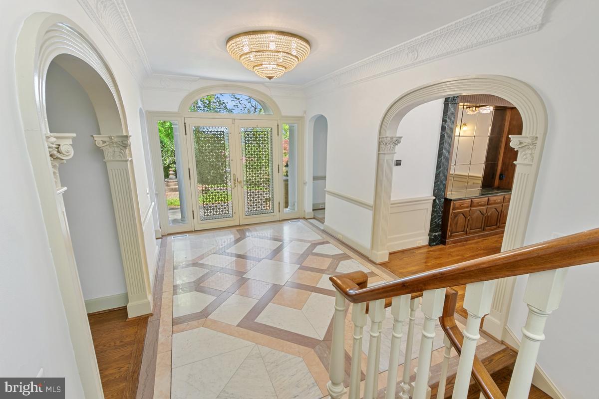 613 RIVERCREST DR, MCLEAN, Virginia 22101, 6 Bedrooms Bedrooms, ,6 BathroomsBathrooms,Residential,For sale,613 RIVERCREST DR,VAFX2235930 MLS # VAFX2235930