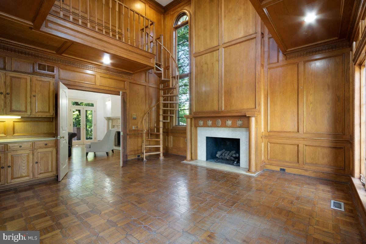 613 RIVERCREST DR, MCLEAN, Virginia 22101, 6 Bedrooms Bedrooms, ,6 BathroomsBathrooms,Residential,For sale,613 RIVERCREST DR,VAFX2235930 MLS # VAFX2235930
