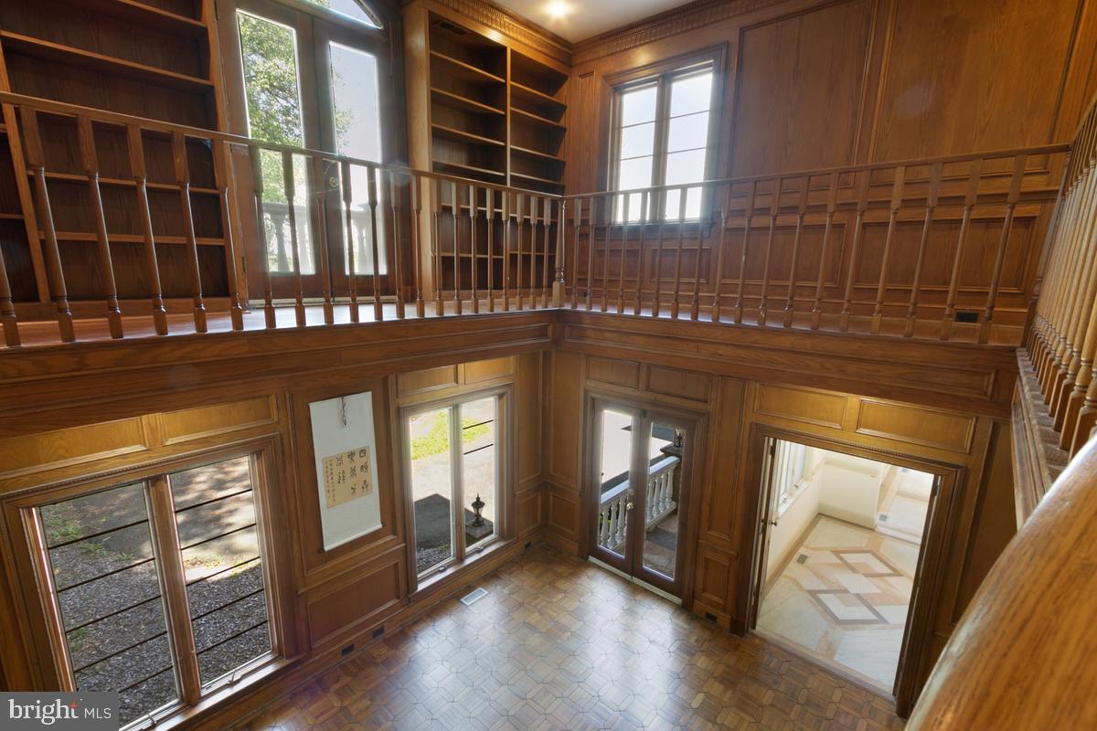 613 RIVERCREST DR, MCLEAN, Virginia 22101, 6 Bedrooms Bedrooms, ,6 BathroomsBathrooms,Residential,For sale,613 RIVERCREST DR,VAFX2235930 MLS # VAFX2235930
