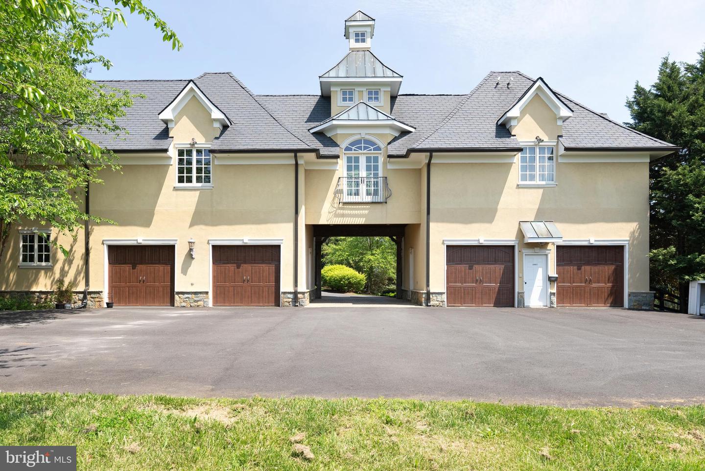 38793 CHELTEN LN, MIDDLEBURG, Virginia 20117, 5 Bedrooms Bedrooms, ,8 BathroomsBathrooms,Residential,For sale,38793 CHELTEN LN,VALO2094274 MLS # VALO2094274