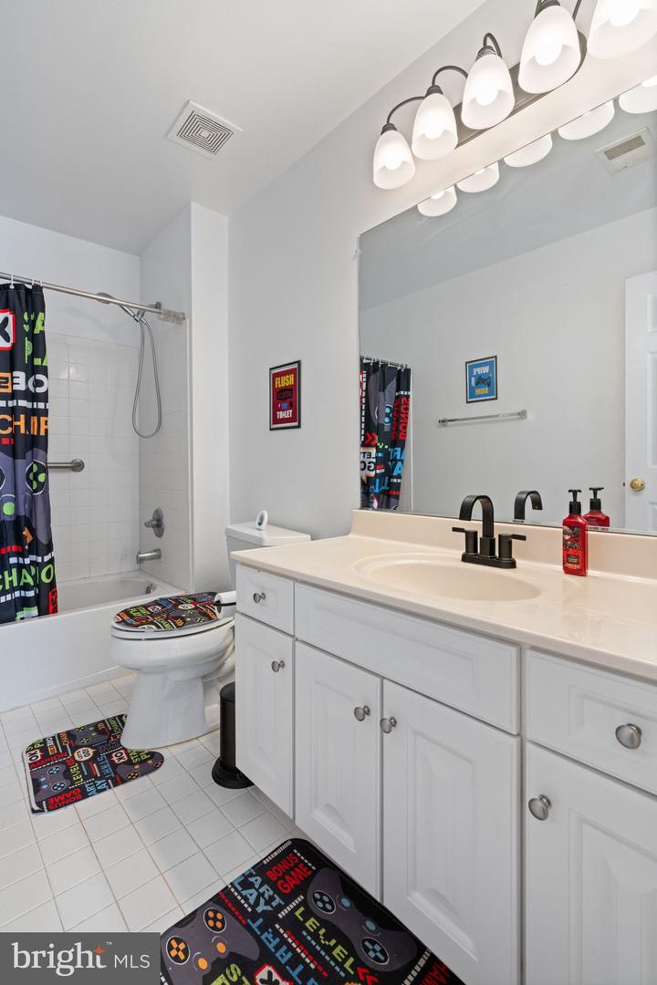 10820 LORD CHANCELLOR LN, BEALETON, Virginia 22712, 5 Bedrooms Bedrooms, ,3 BathroomsBathrooms,Residential,For sale,10820 LORD CHANCELLOR LN,VAFQ2016326 MLS # VAFQ2016326