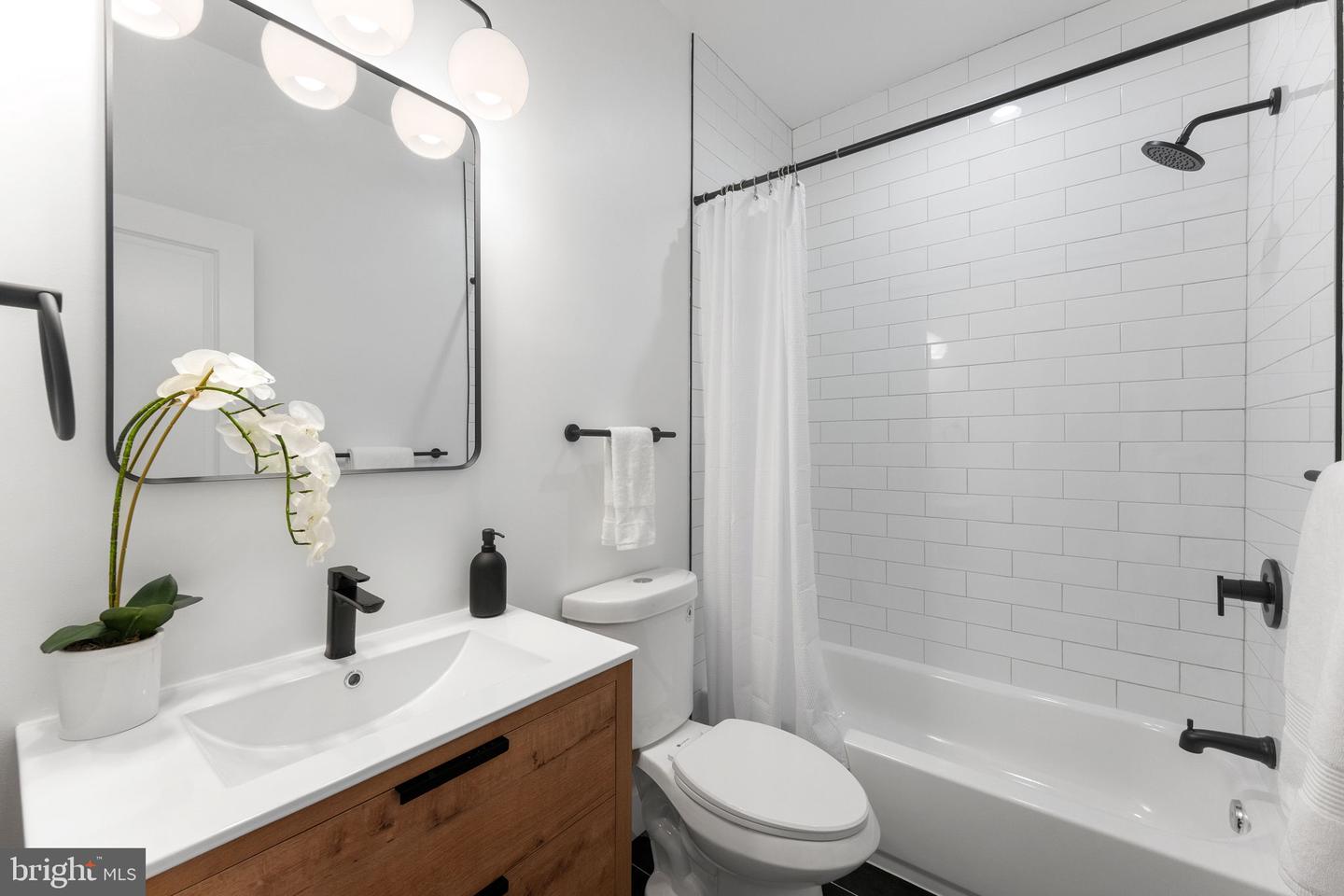 143 13TH ST NE, WASHINGTON, District Of Columbia 20002, 5 Bedrooms Bedrooms, ,3 BathroomsBathrooms,Residential,For sale,143 13TH ST NE,DCDC2197752 MLS # DCDC2197752