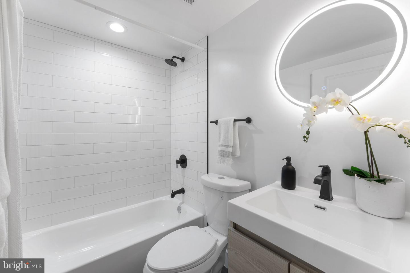 143 13TH ST NE, WASHINGTON, District Of Columbia 20002, 5 Bedrooms Bedrooms, ,3 BathroomsBathrooms,Residential,For sale,143 13TH ST NE,DCDC2197752 MLS # DCDC2197752