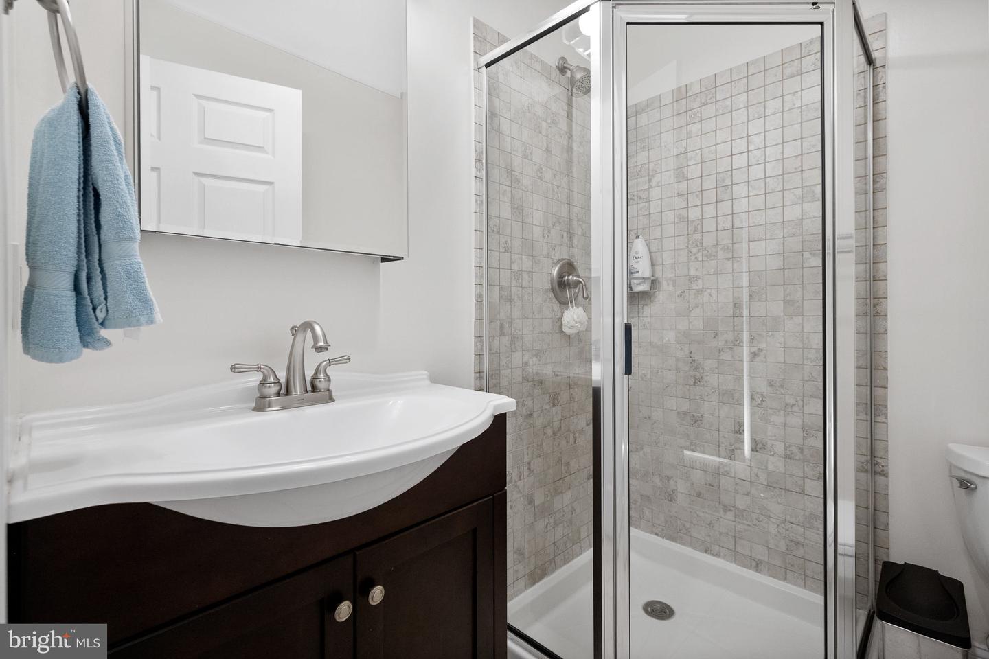 1016 COTTAGE ST SW, VIENNA, Virginia 22180, 5 Bedrooms Bedrooms, ,5 BathroomsBathrooms,Residential,For sale,1016 COTTAGE ST SW,VAFX2237502 MLS # VAFX2237502