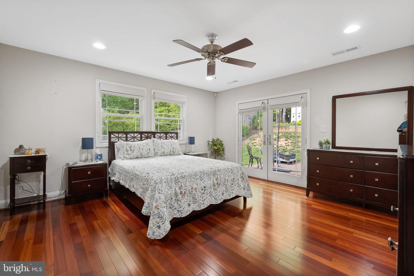 1016 COTTAGE ST SW, VIENNA, Virginia 22180, 5 Bedrooms Bedrooms, ,5 BathroomsBathrooms,Residential,For sale,1016 COTTAGE ST SW,VAFX2237502 MLS # VAFX2237502