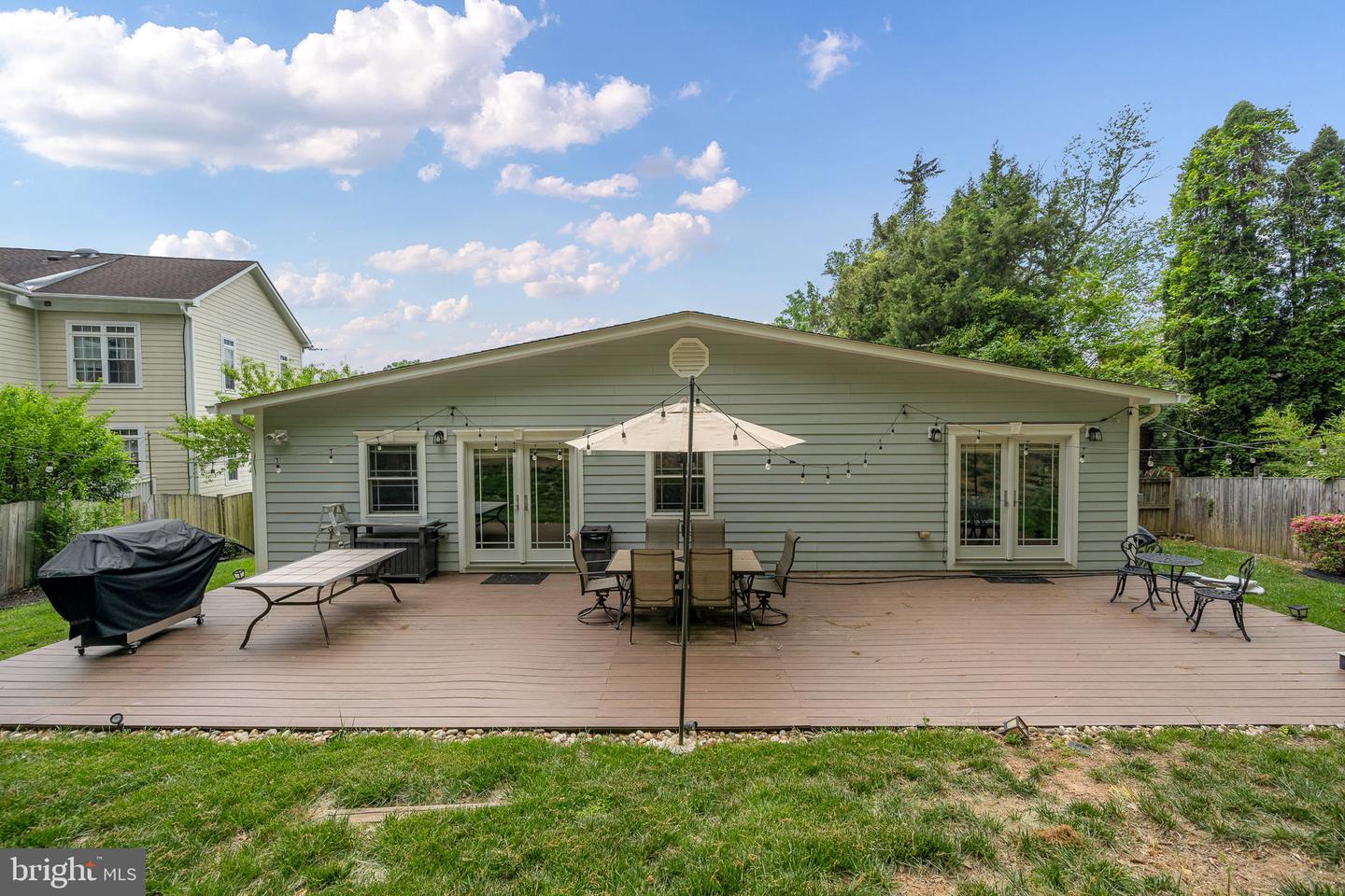 1016 COTTAGE ST SW, VIENNA, Virginia 22180, 5 Bedrooms Bedrooms, ,5 BathroomsBathrooms,Residential,For sale,1016 COTTAGE ST SW,VAFX2237502 MLS # VAFX2237502