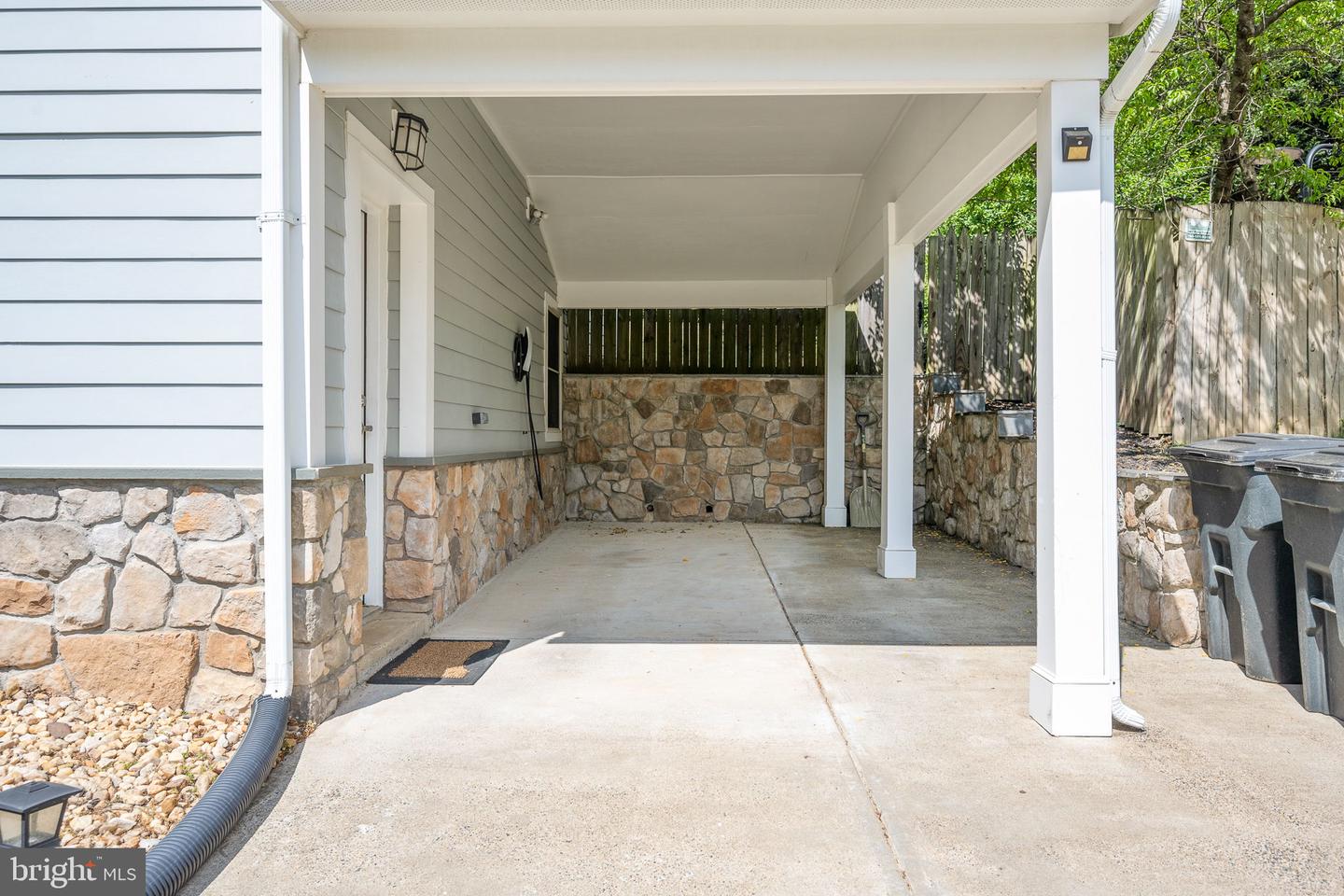 1016 COTTAGE ST SW, VIENNA, Virginia 22180, 5 Bedrooms Bedrooms, ,5 BathroomsBathrooms,Residential,For sale,1016 COTTAGE ST SW,VAFX2237502 MLS # VAFX2237502
