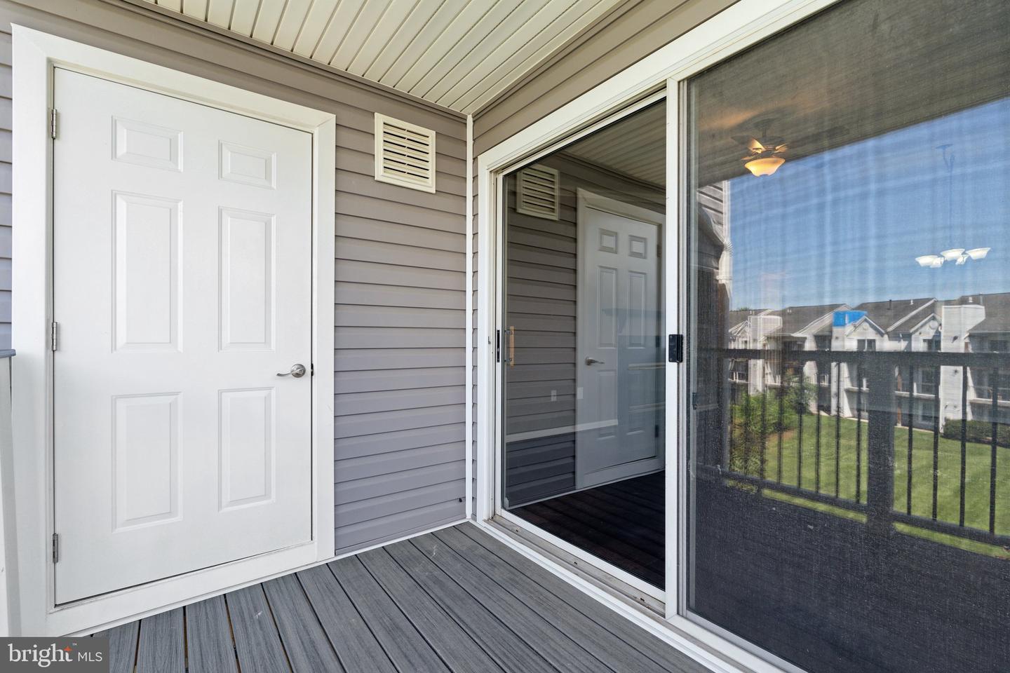 20583 SNOWSHOE SQ #301, ASHBURN, Virginia 20147, 2 Bedrooms Bedrooms, ,2 BathroomsBathrooms,Residential,For sale,20583 SNOWSHOE SQ #301,VALO2095186 MLS # VALO2095186
