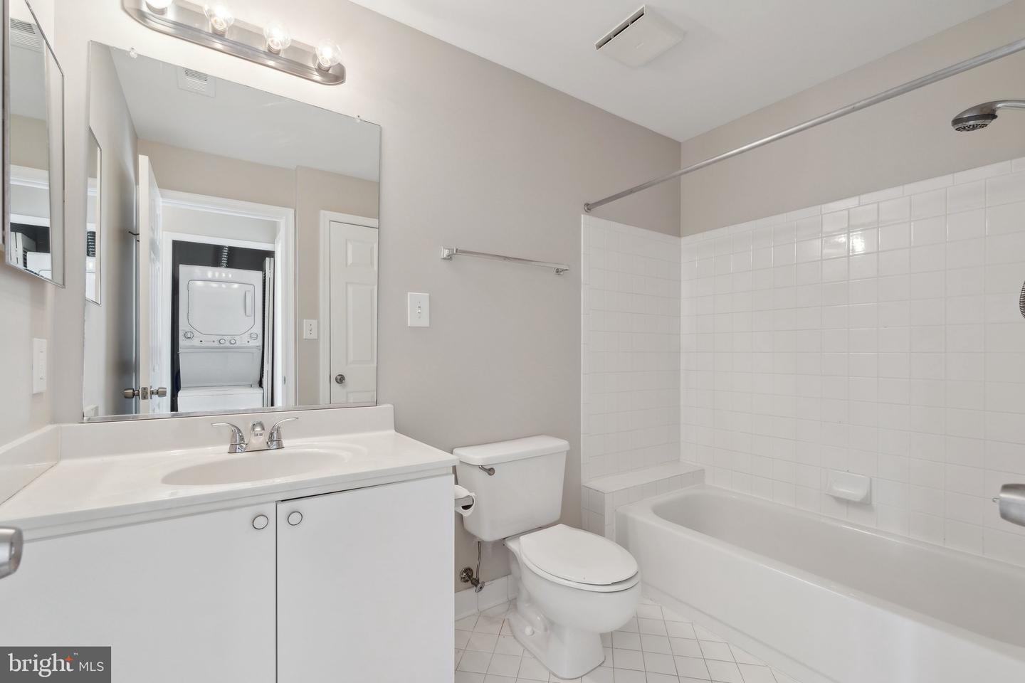 20583 SNOWSHOE SQ #301, ASHBURN, Virginia 20147, 2 Bedrooms Bedrooms, ,2 BathroomsBathrooms,Residential,For sale,20583 SNOWSHOE SQ #301,VALO2095186 MLS # VALO2095186