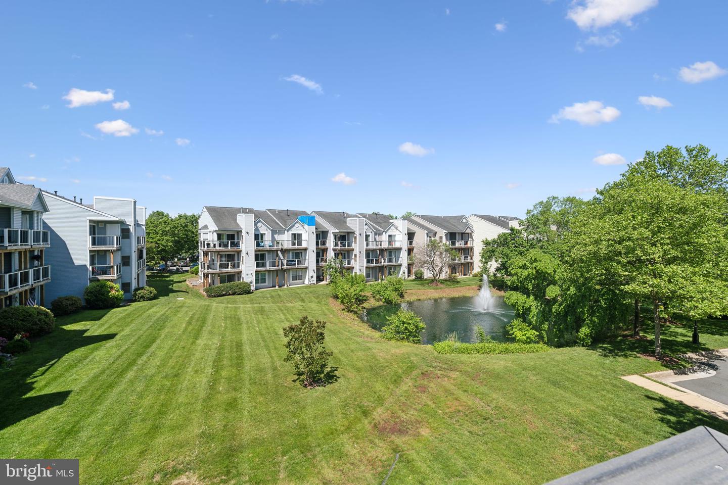 20583 SNOWSHOE SQ #301, ASHBURN, Virginia 20147, 2 Bedrooms Bedrooms, ,2 BathroomsBathrooms,Residential,For sale,20583 SNOWSHOE SQ #301,VALO2095186 MLS # VALO2095186