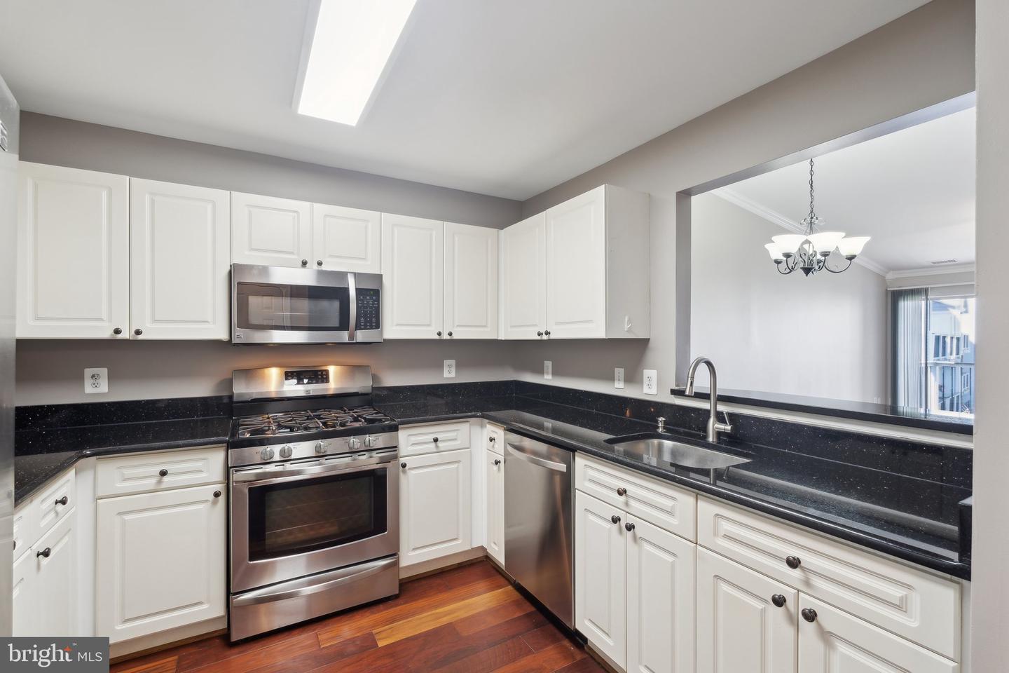 20583 SNOWSHOE SQ #301, ASHBURN, Virginia 20147, 2 Bedrooms Bedrooms, ,2 BathroomsBathrooms,Residential,For sale,20583 SNOWSHOE SQ #301,VALO2095186 MLS # VALO2095186