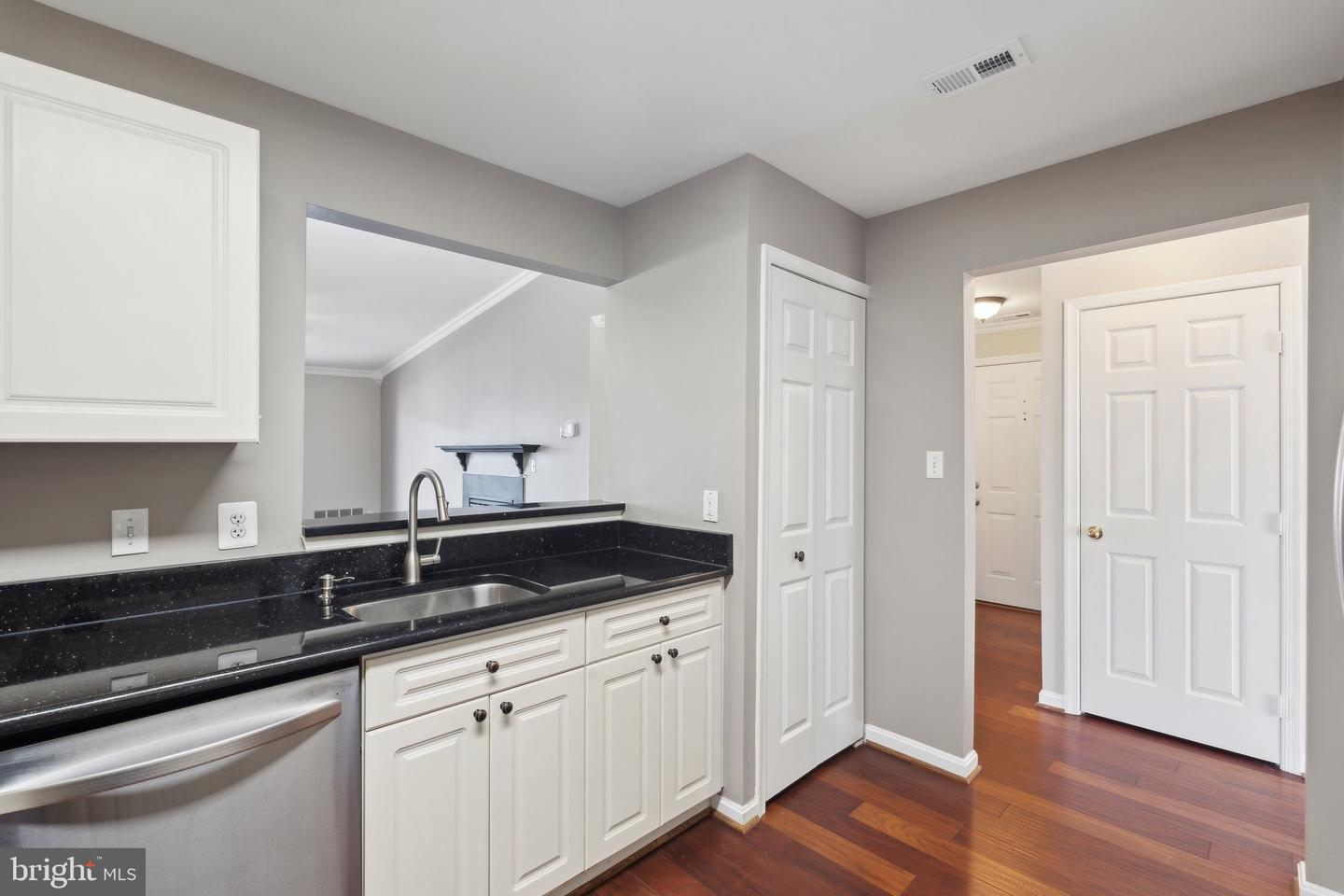 20583 SNOWSHOE SQ #301, ASHBURN, Virginia 20147, 2 Bedrooms Bedrooms, ,2 BathroomsBathrooms,Residential,For sale,20583 SNOWSHOE SQ #301,VALO2095186 MLS # VALO2095186