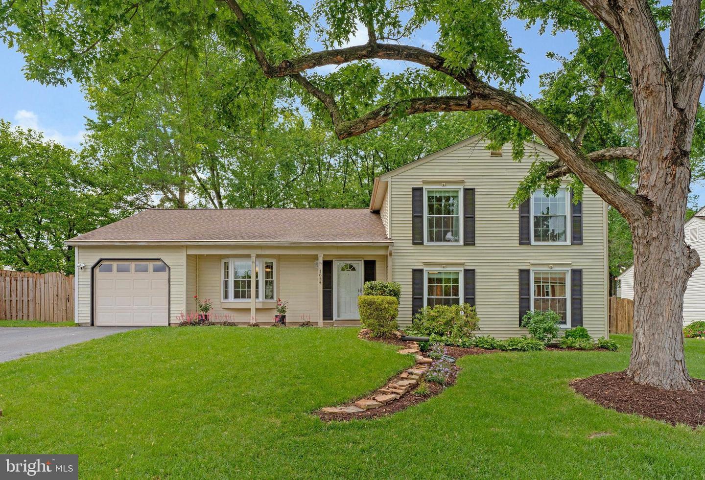 1644 SADLERS WELLS, HERNDON, Virginia 20170, 4 Bedrooms Bedrooms, ,2 BathroomsBathrooms,Residential,For sale,1644 SADLERS WELLS,VAFX2237972 MLS # VAFX2237972