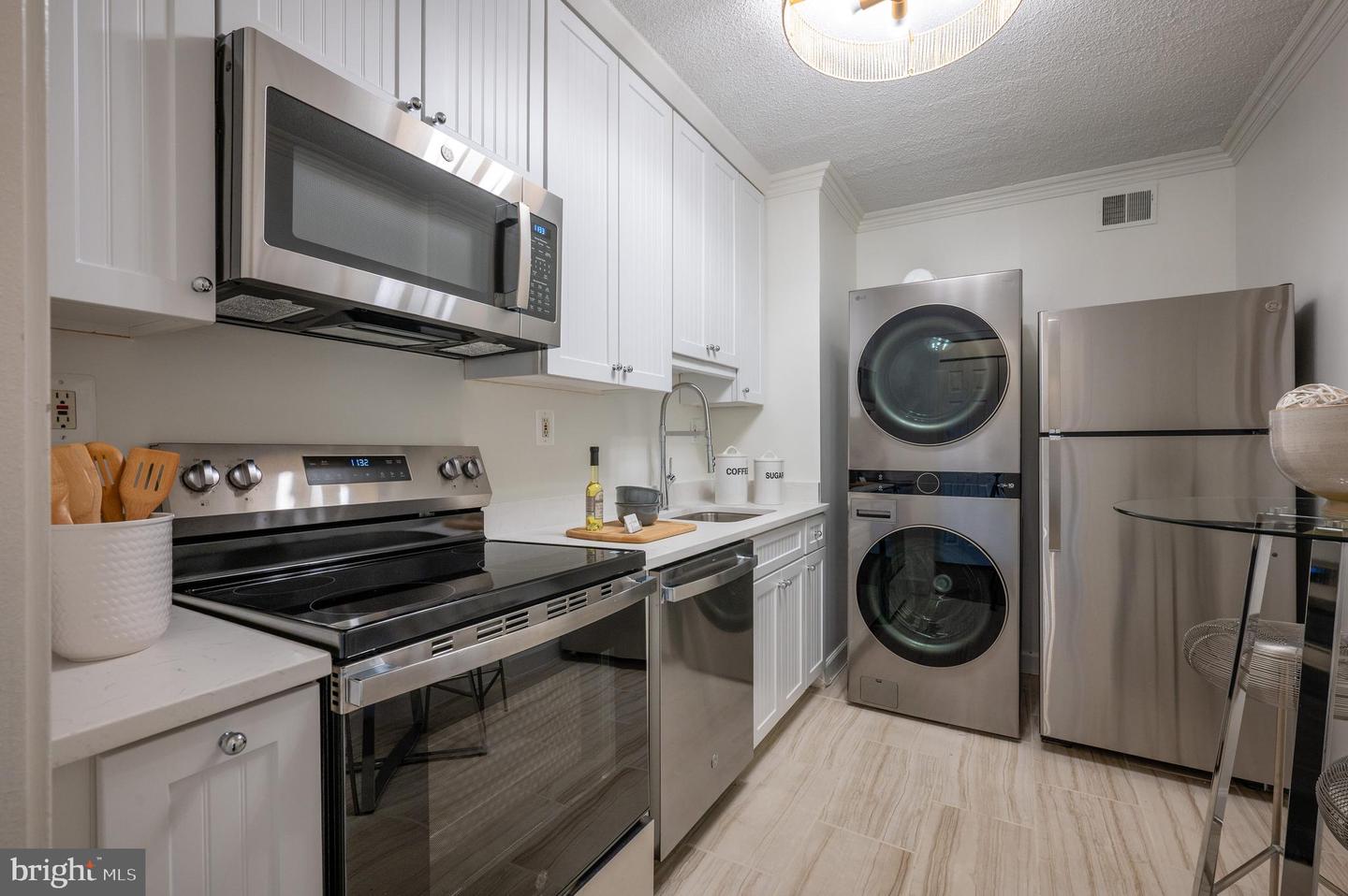 5500 HOLMES RUN PKWY #418, ALEXANDRIA, Virginia 22304, 1 Bedroom Bedrooms, ,1 BathroomBathrooms,Residential,For sale,5500 HOLMES RUN PKWY #418,VAAX2044964 MLS # VAAX2044964