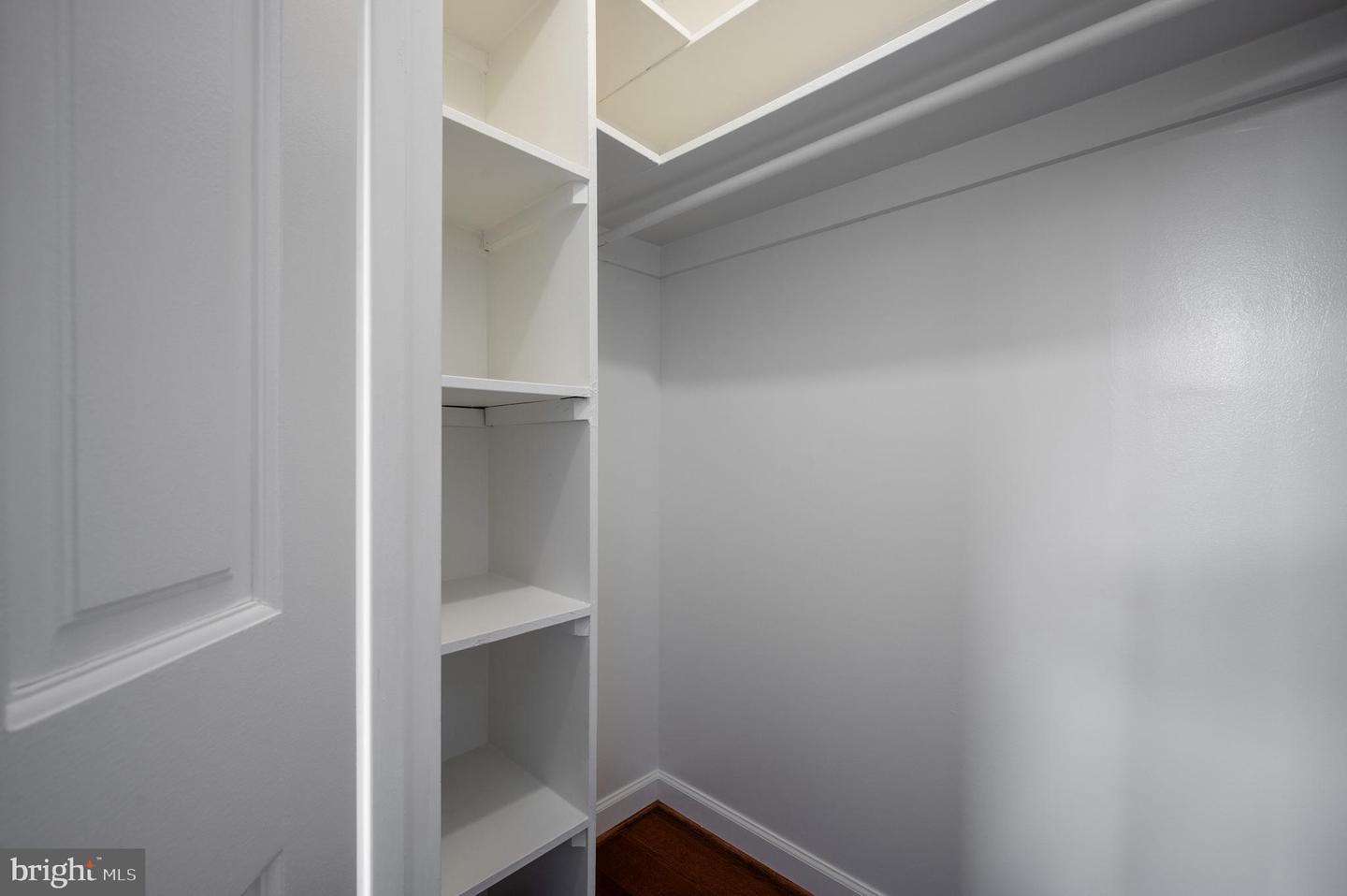 5500 HOLMES RUN PKWY #418, ALEXANDRIA, Virginia 22304, 1 Bedroom Bedrooms, ,1 BathroomBathrooms,Residential,For sale,5500 HOLMES RUN PKWY #418,VAAX2044964 MLS # VAAX2044964