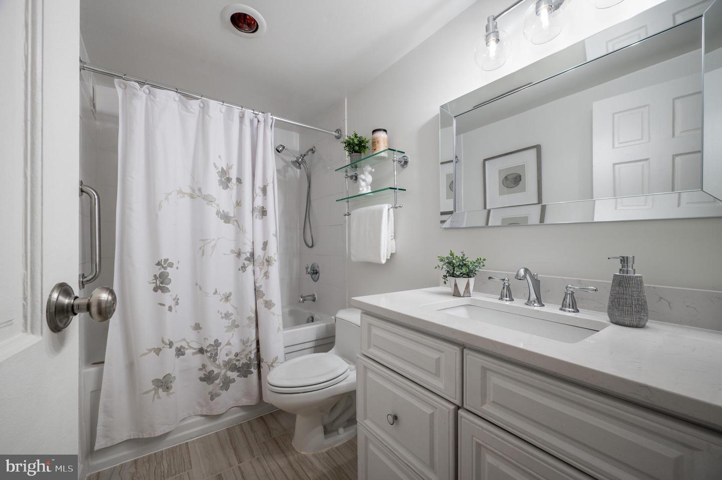 5500 HOLMES RUN PKWY #418, ALEXANDRIA, Virginia 22304, 1 Bedroom Bedrooms, ,1 BathroomBathrooms,Residential,For sale,5500 HOLMES RUN PKWY #418,VAAX2044964 MLS # VAAX2044964