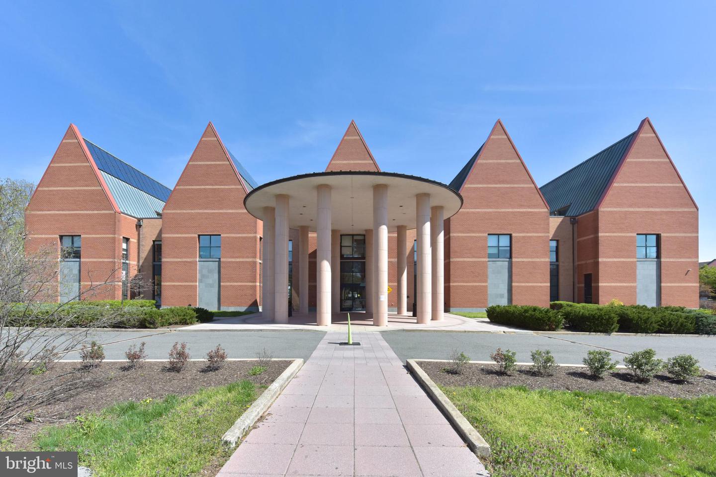 5500 HOLMES RUN PKWY #418, ALEXANDRIA, Virginia 22304, 1 Bedroom Bedrooms, ,1 BathroomBathrooms,Residential,For sale,5500 HOLMES RUN PKWY #418,VAAX2044964 MLS # VAAX2044964