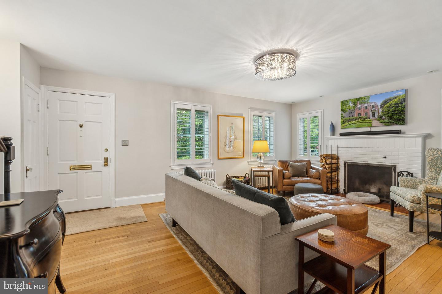 6419 BARNABY ST NW, WASHINGTON, District Of Columbia 20015, 4 Bedrooms Bedrooms, ,3 BathroomsBathrooms,Residential,For sale,6419 BARNABY ST NW,DCDC2199172 MLS # DCDC2199172