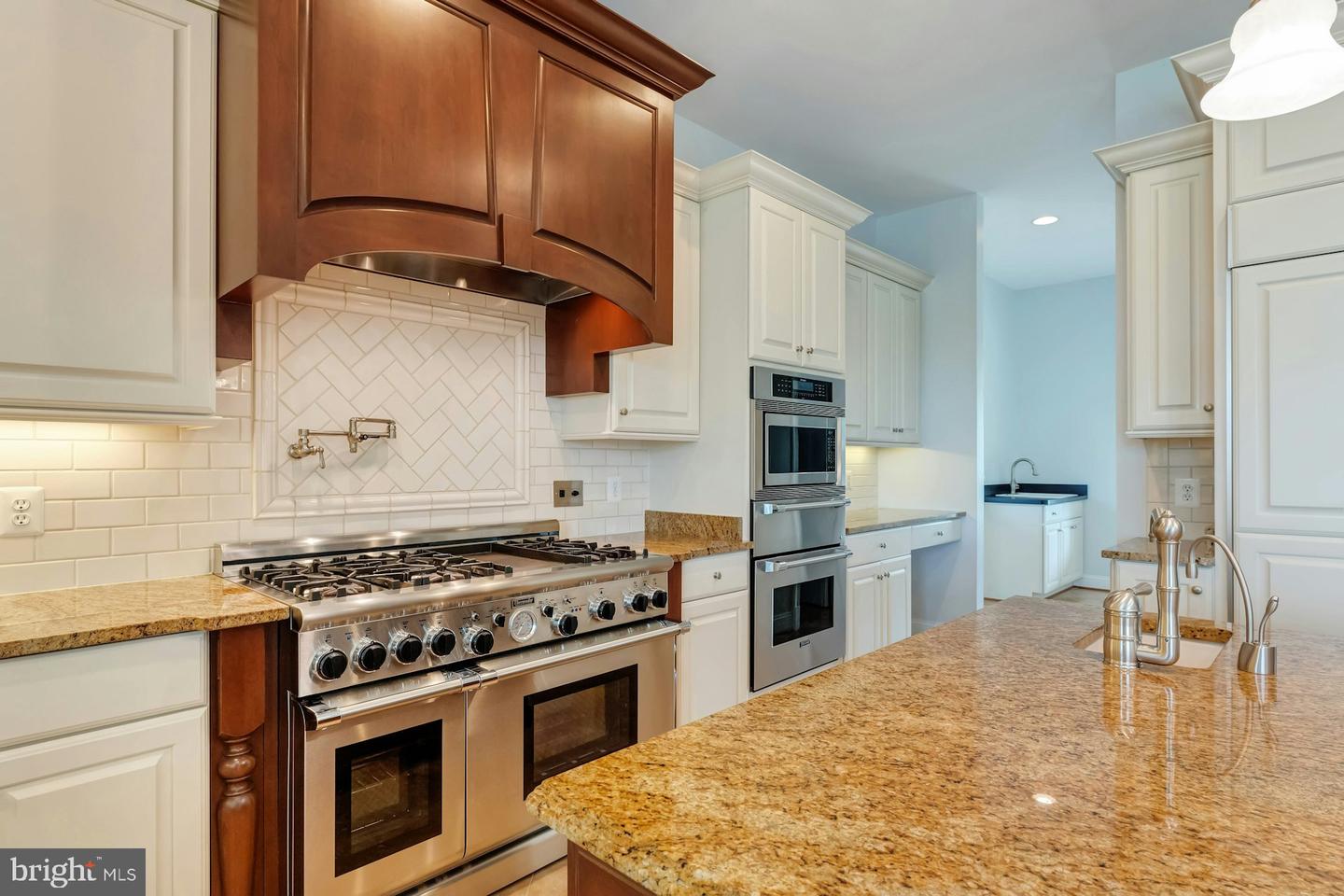 39918 LOOKOUT LN, WATERFORD, Virginia 20197, 4 Bedrooms Bedrooms, ,4 BathroomsBathrooms,Residential,For sale,39918 LOOKOUT LN,VALO2095864 MLS # VALO2095864